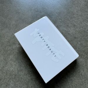 FENTY BEAUTY Invisimatte Instant Setting + Blotting Powder